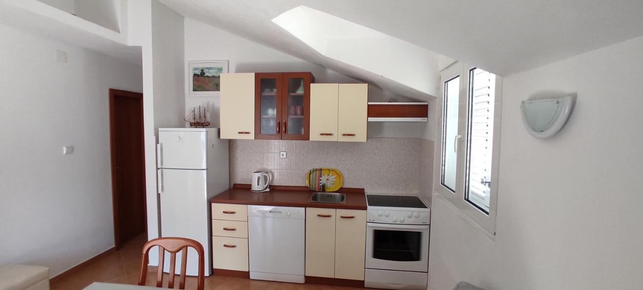 Apartment Zalo Donje Selo na Šolti المظهر الخارجي الصورة
