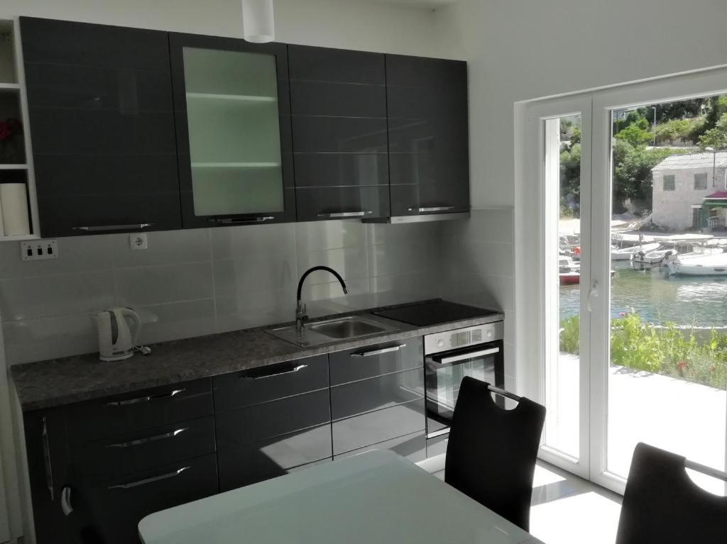Apartment Zalo Donje Selo na Šolti المظهر الخارجي الصورة