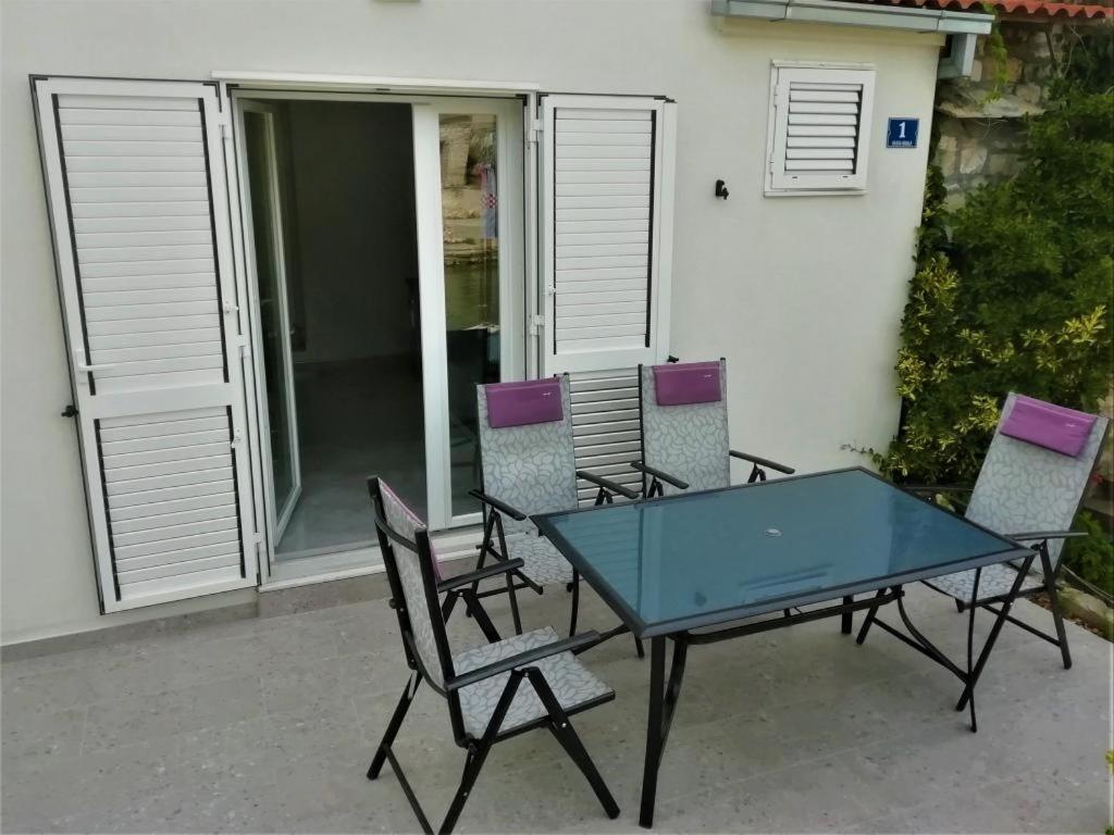Apartment Zalo Donje Selo na Šolti المظهر الخارجي الصورة