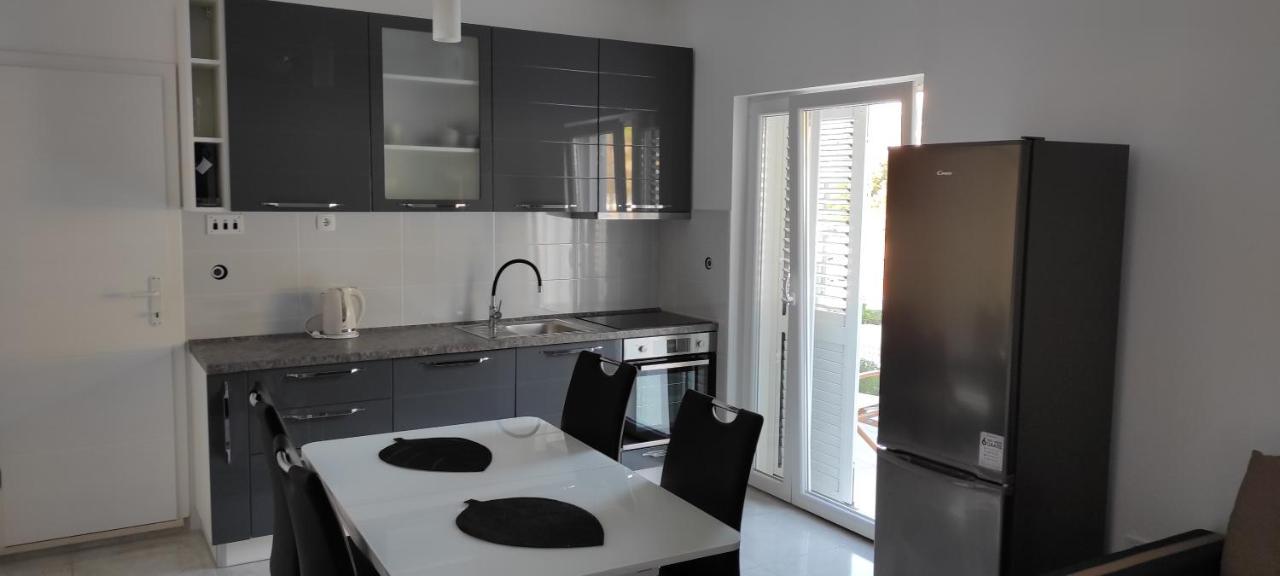 Apartment Zalo Donje Selo na Šolti المظهر الخارجي الصورة