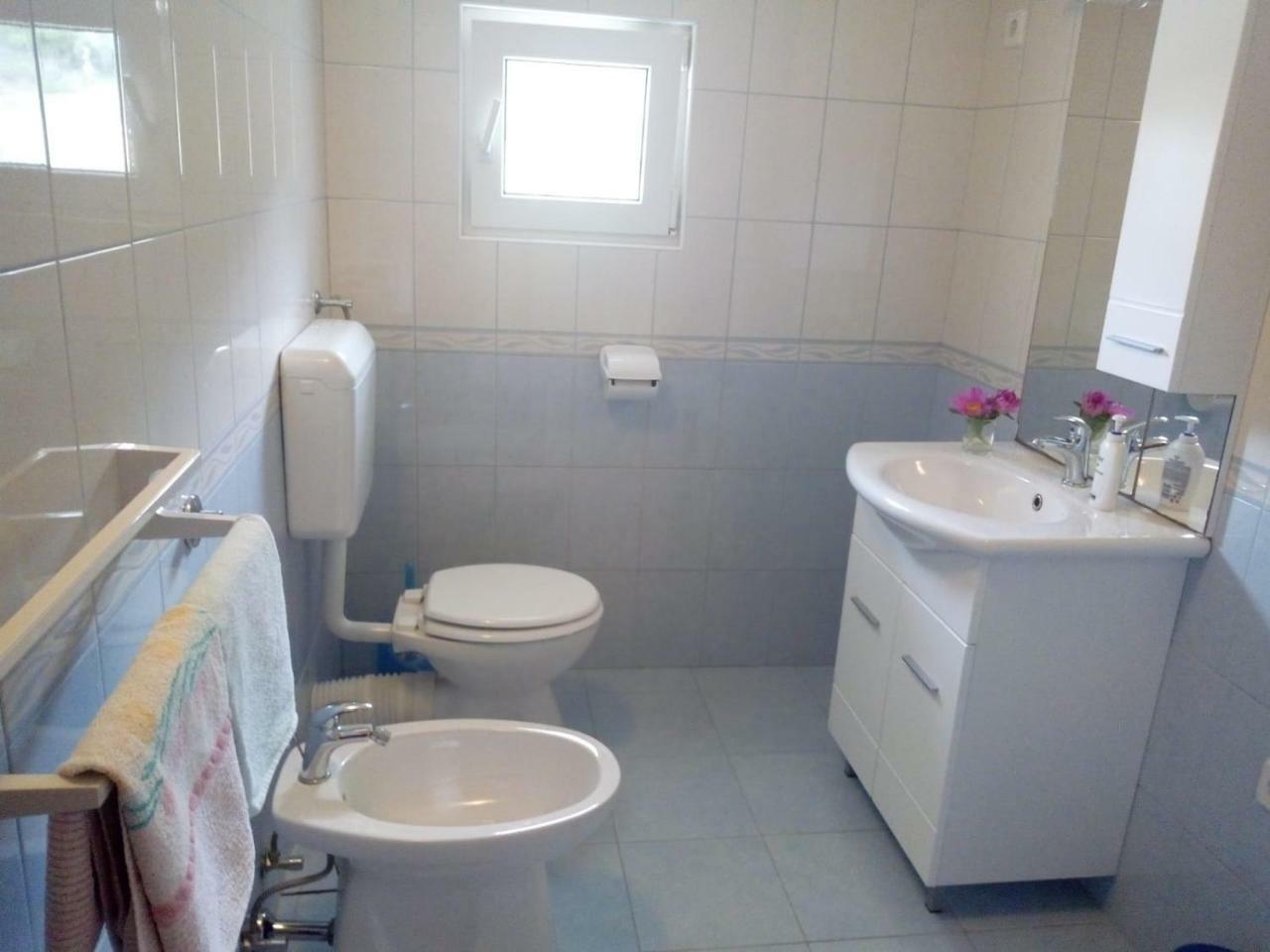 Apartment Zalo Donje Selo na Šolti المظهر الخارجي الصورة