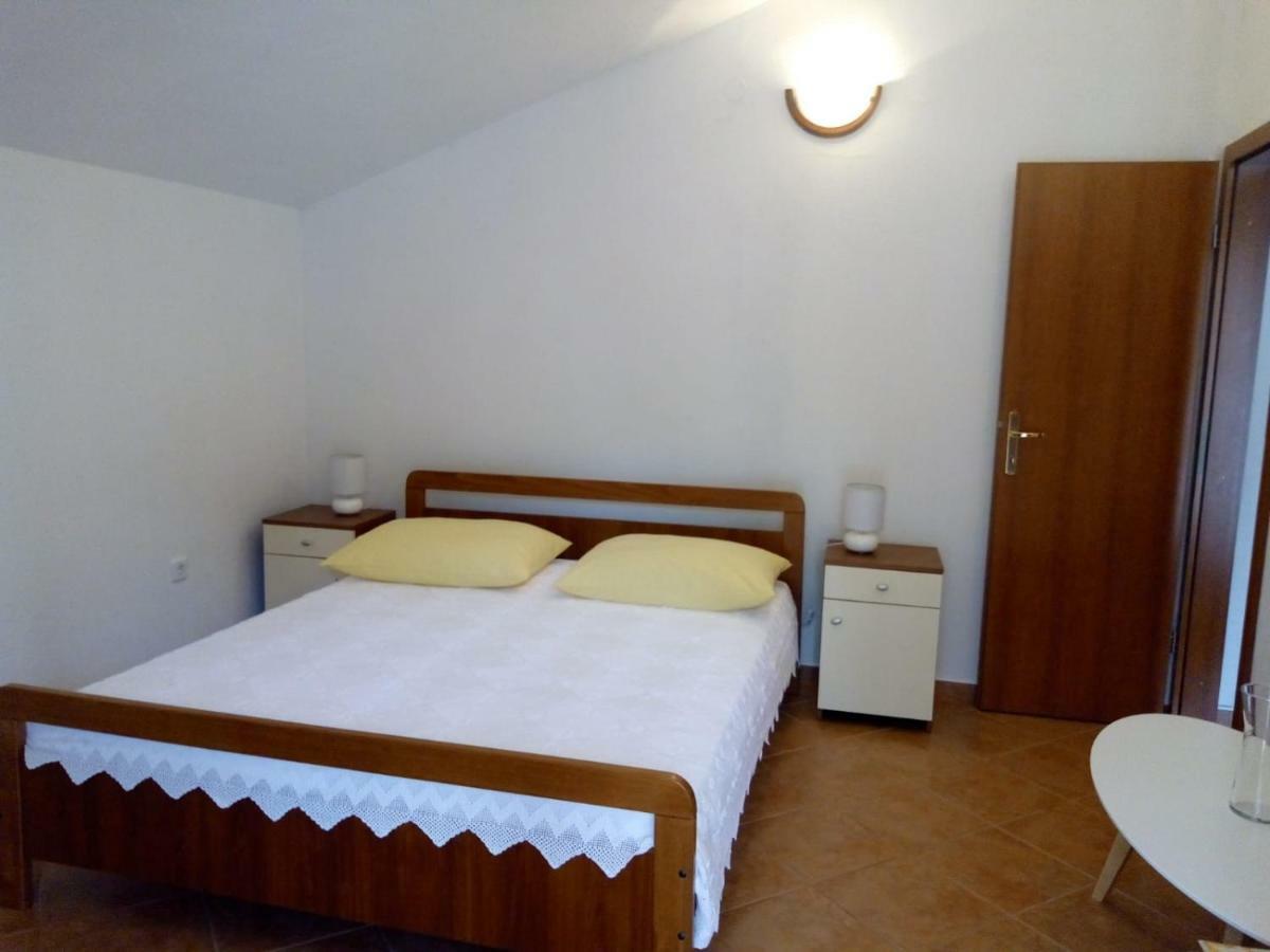 Apartment Zalo Donje Selo na Šolti المظهر الخارجي الصورة