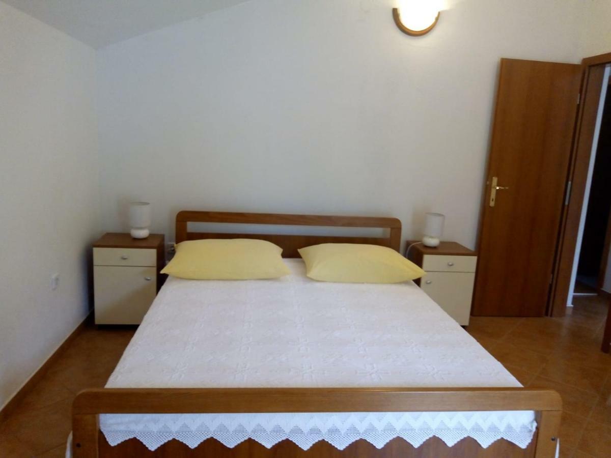 Apartment Zalo Donje Selo na Šolti المظهر الخارجي الصورة